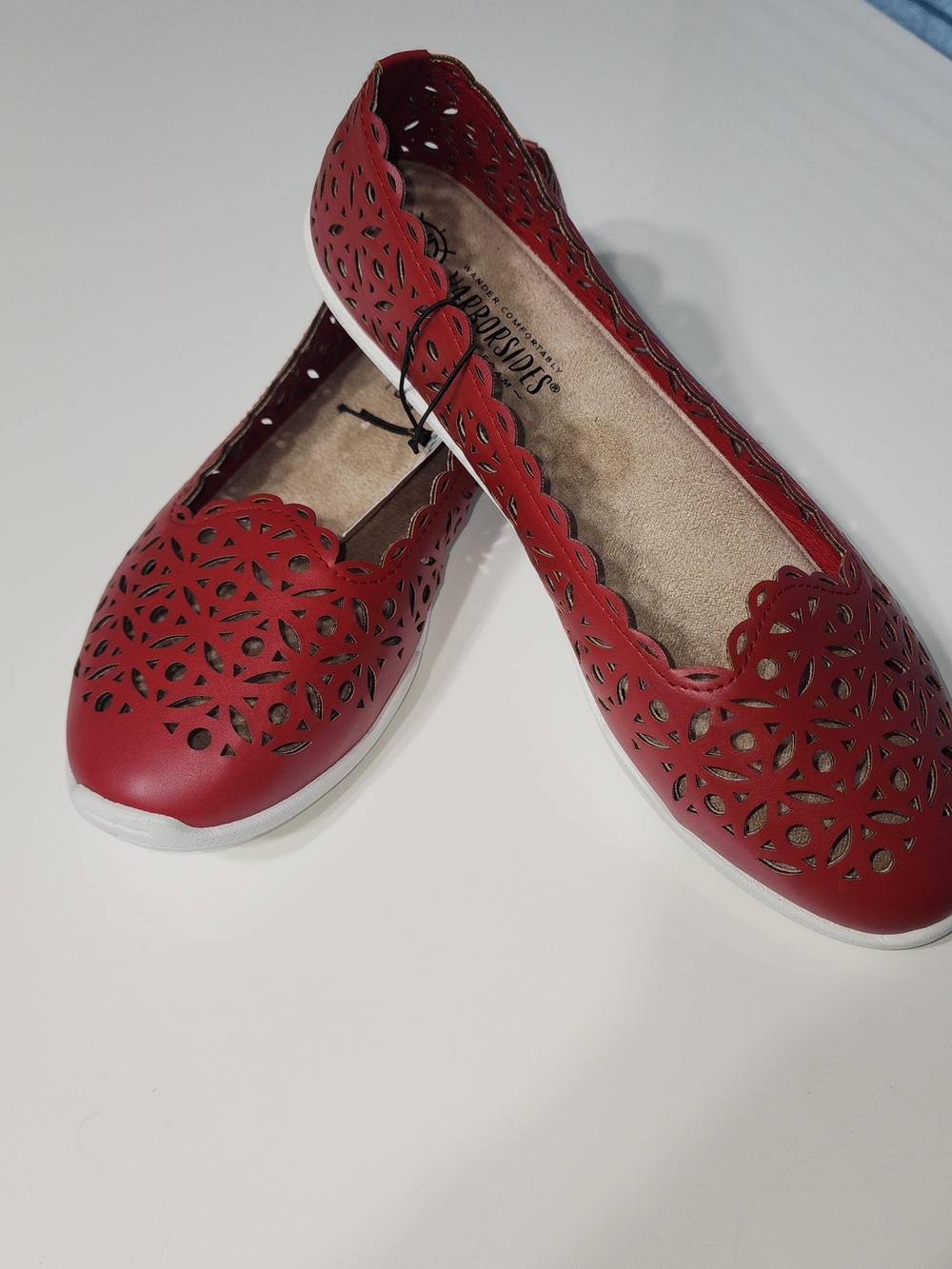 Red Laser-Cut Scalloped Slip-On Flats White Soles Wide Width Size 9.5